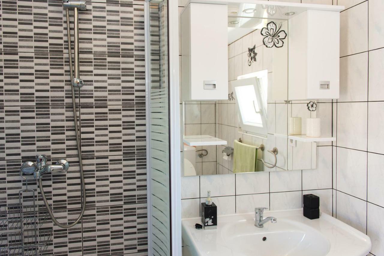 Apartment Ella Рогозница Экстерьер фото